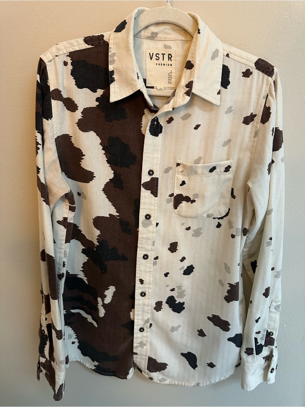 VSTR Premium Men’s Small Cowhide Animal Print Button Down Shirt Long Sleeve